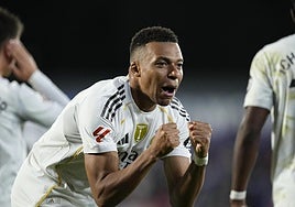 Mbappé celebra el gol que le dio el triunfo al Real Madrid este domingo en Getafe.
