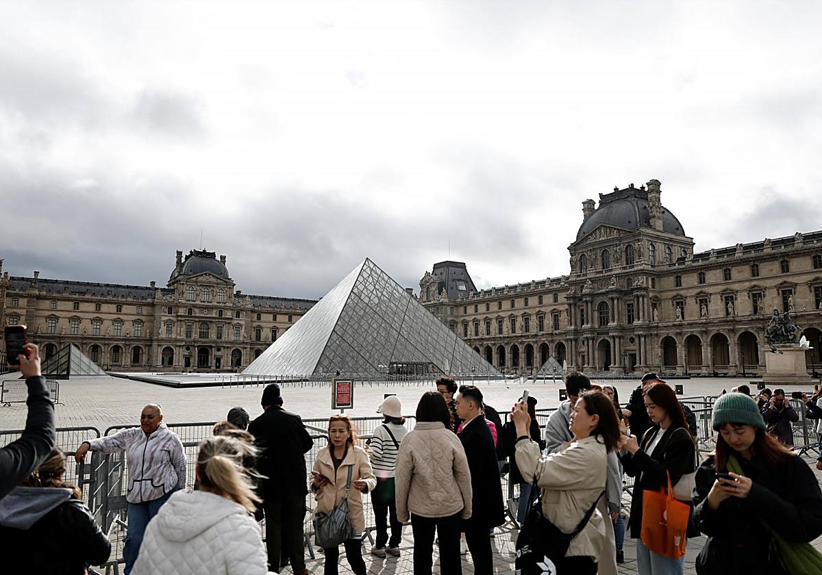 Estas son las ocho joyas robadas en el Louvre