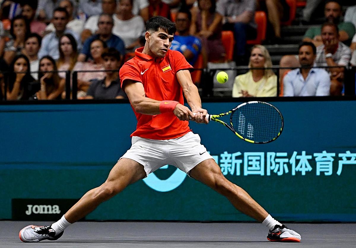 Carlos Alcaraz, durante un partido en la Copa Davis.