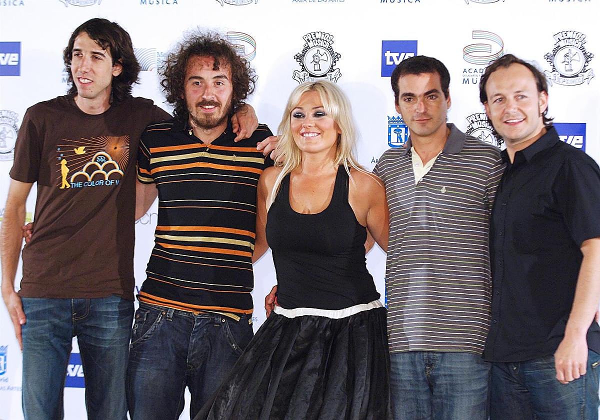 La Oreja de Van Gogh with Amaia Montero.