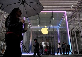 Apple bate máximos en Wall Street y se acerca al club de los 4 billones de dólares