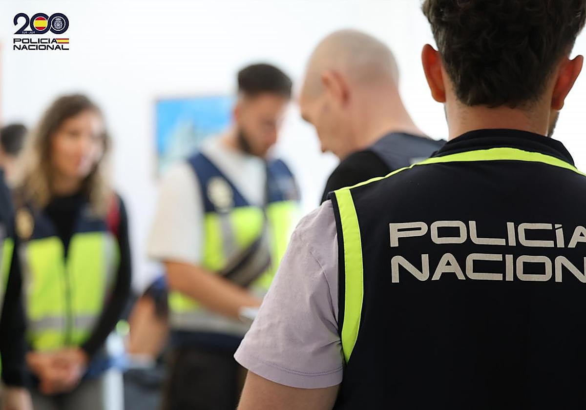 Agentes de la Policía Nacional.