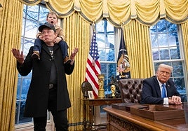 Elon Musk y Donald Trump, en el Despacho Oval antes de romper su colaboración.