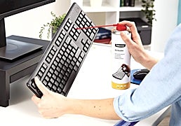 Teclados, móviles, ordenadores... Estos sprays de aire comprimido limpian todos tus dispositivos
