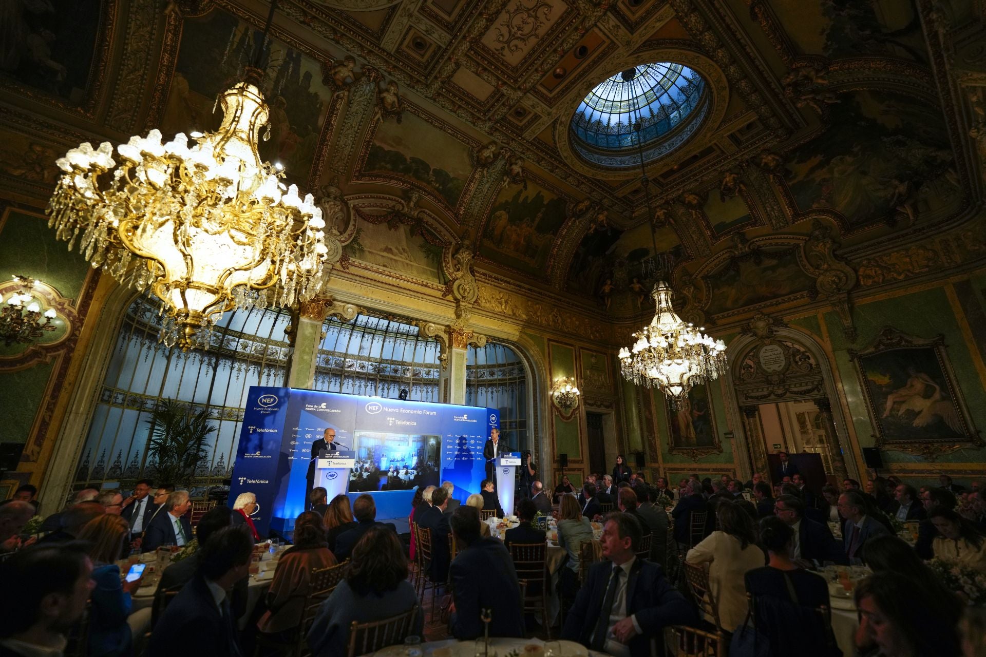 Entrevista de José Luis Rodríguez, presidente del Foro Nueva Economía, a Manuel Mirat, CEO de Vocento.