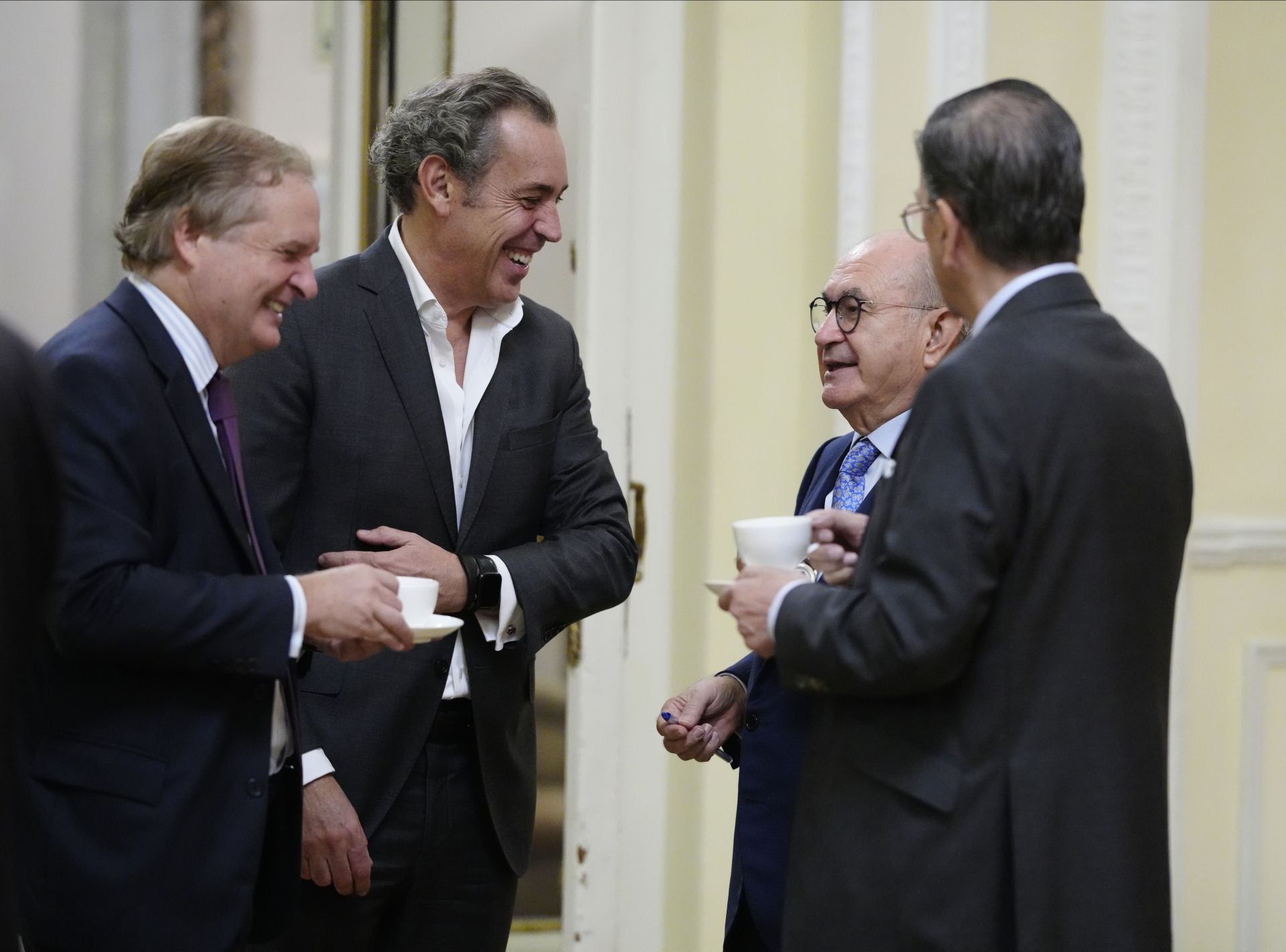 Ignacio Ybarra, presidente de Vocento; Manuel Mirat, CEO de Vocento; José Luis Rodríguez, presidente de Foro Nueva Economía; y Enrique de Ybarra, presidente de la Fundación Vocento y consejero del Grupo.