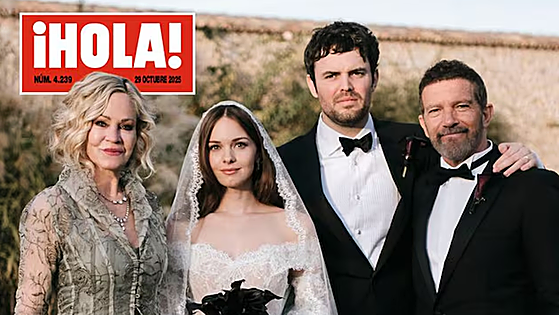 Stella Banderas muestra los detalles de su vestido de novia