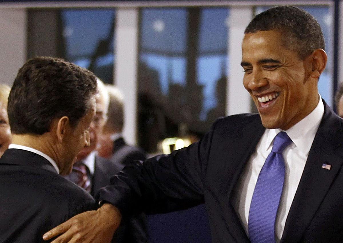 Imagen secundaria 1 - Sarkozy junto a altos dignatarios extranjeros como Angela Merkel, Silvio Berlusconi, Barack Obama y el Papa Benedicto XVI.