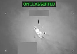 Imagen de la narcolancha justo antes del ataque.