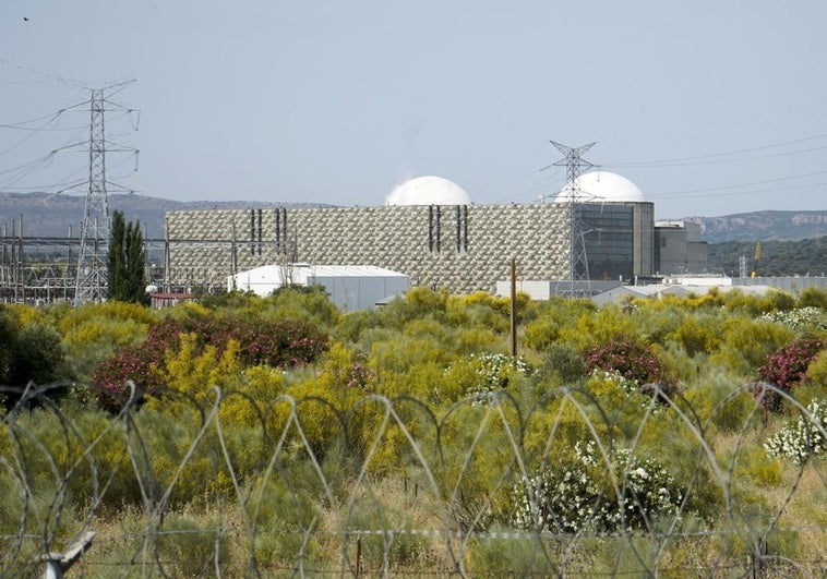 Las eléctricas trasladan al Gobierno su «disposición» de alargar la vida útil de Almaraz