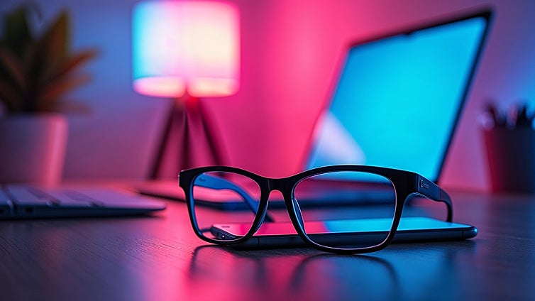 Si pasas mucho tiempo frente a pantallas no te pierdas estas gafas con filtro azul