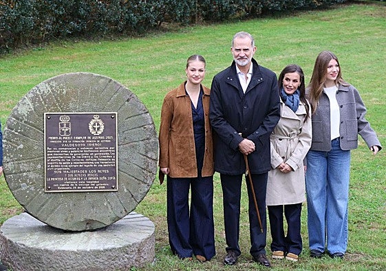 La Familia Real, en Valdesoto, Pueblo Ejemplar de Asturias.
