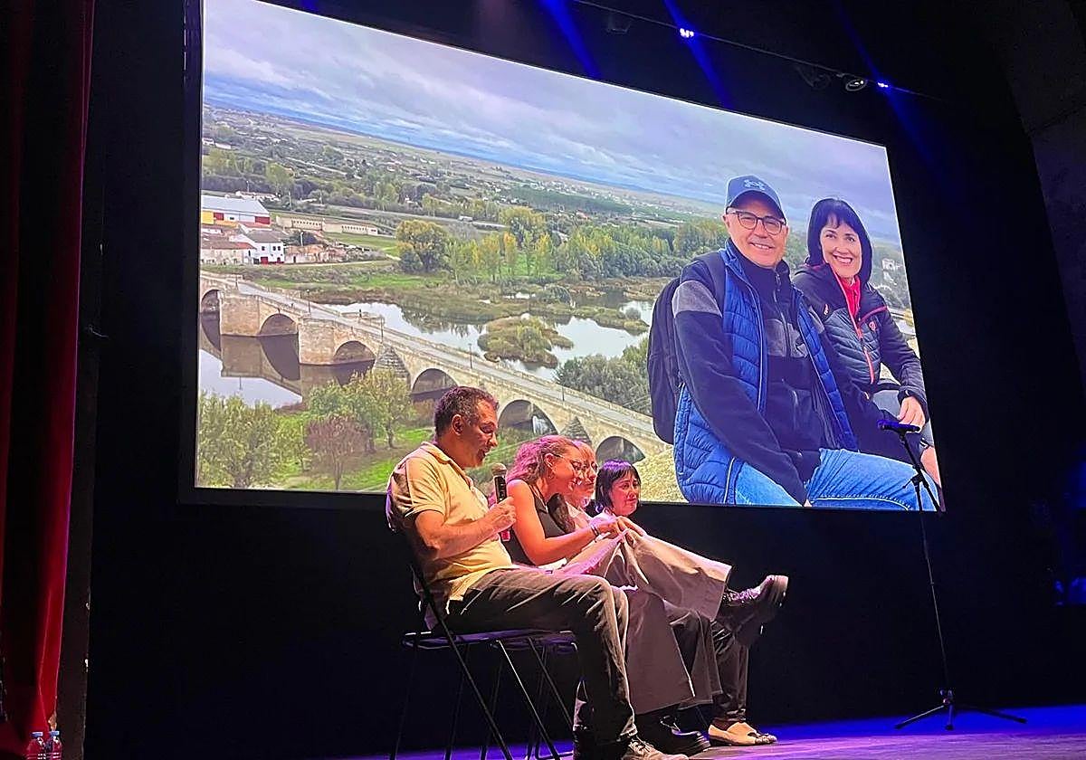 Algunos de los participantes en el homenaje de recuerdo a las víctimas de la dana.