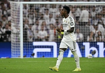 Monumental cabreo de Vinicius al ser sustituido en el clásico