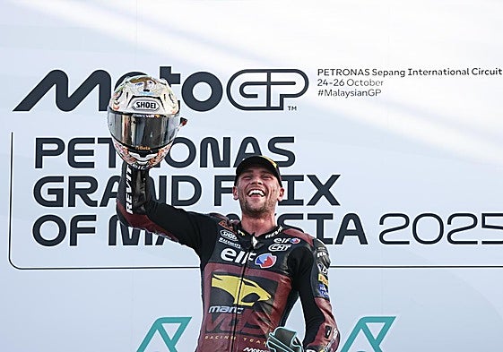 Jake Dixon celebra su victoria en Moto2.