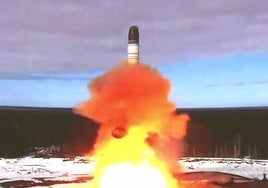 Rusia prueba un misil balístico intercontinental en el campo de Plesetsk.