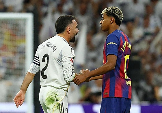 Dani Carvajal y Lamine Yamal, en un momento del clásico.