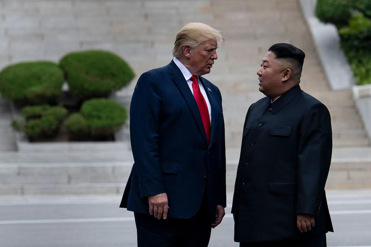 Donald Trump y Kim Jong-un, en la zona desmilitarizada entre las dos Coreas en 2019.