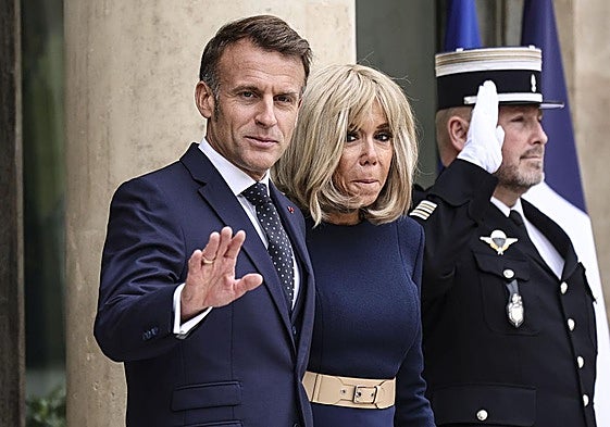 El presidente Macron y su esposa, Brigitte, en un acto público.