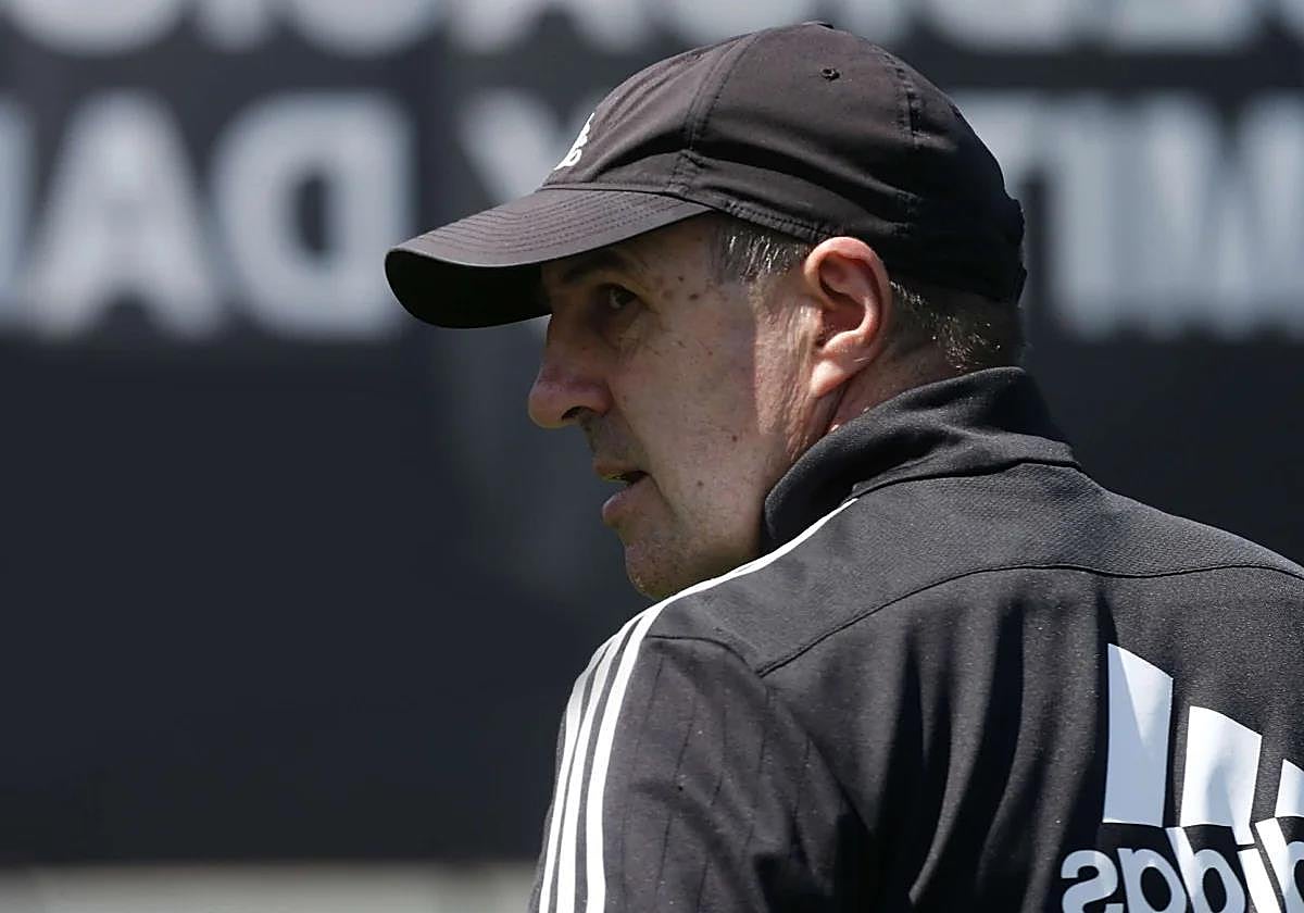 José Manuel Ochotorena, en una de sus etapas con el Valencia