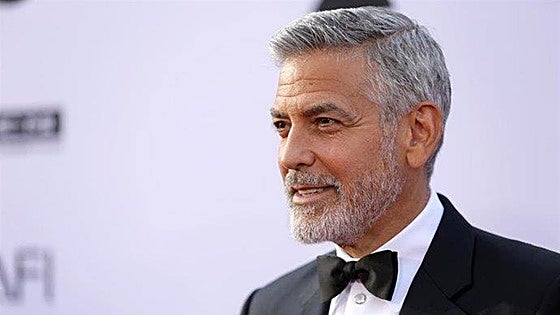 George Clooney cambia el tequila por la cerveza sin alcohol