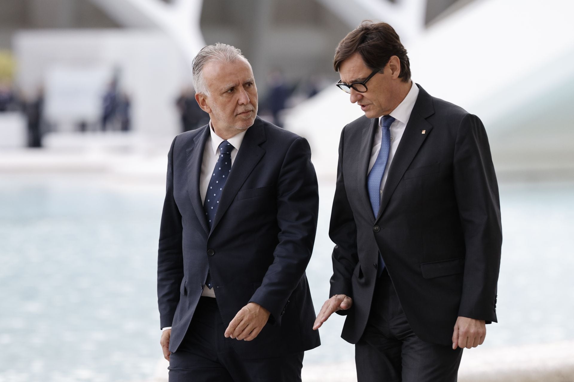 El ministro de Política Territorial y Memoria Democrática, Ángel Víctor Torres, y el presidente de la Generalitat de Cataluña, Salvador Illa