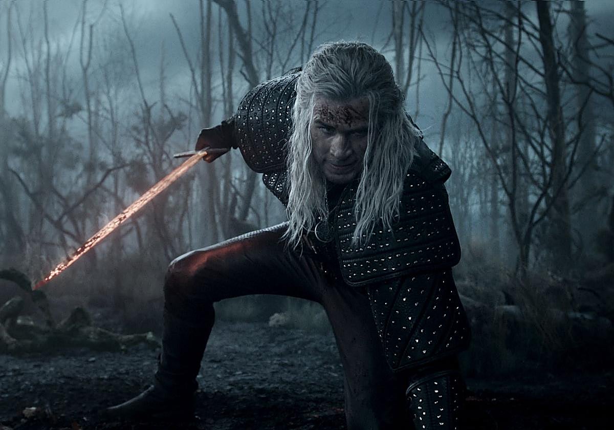 Liam Hemsworth, como Geralt de Rivia, en 'The Witcher'.