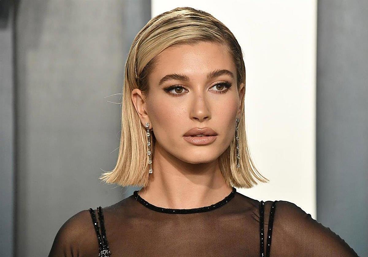 Hailey Bieber.