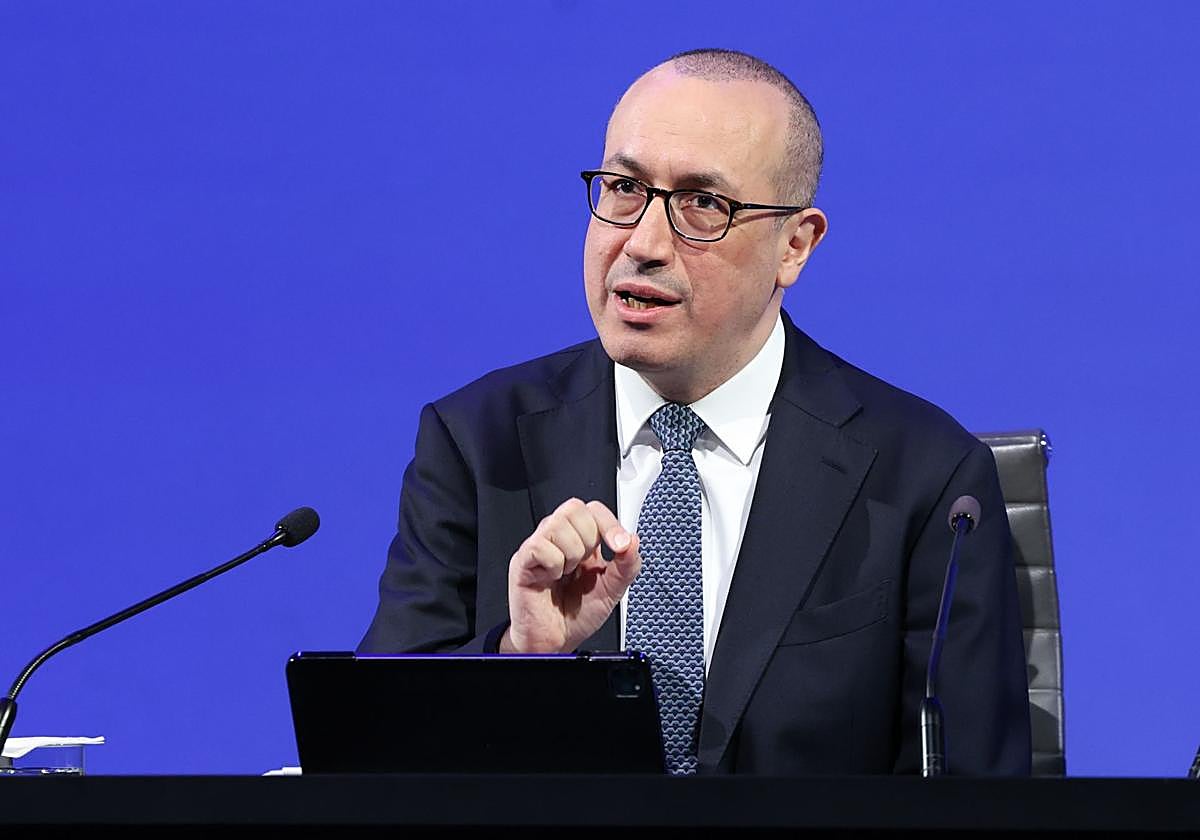 El consejero delegado de BBVA, Onur Genç, durante la rueda de prensa de resultados