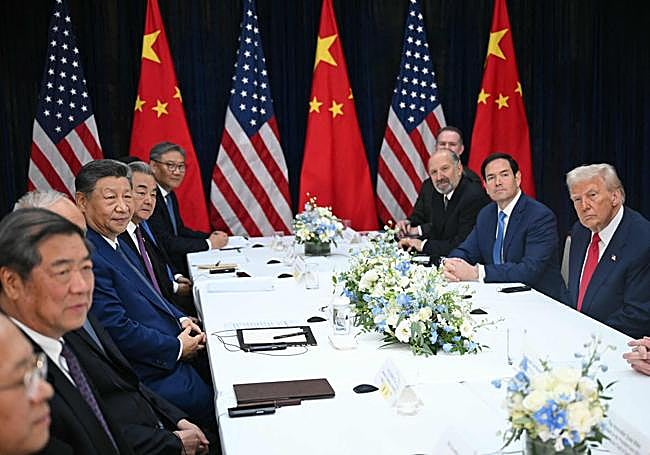 Un momento de la cumbre entre las delegaciones de China y EE UU.