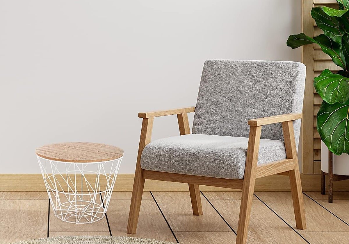 Esta mesita auxiliar de estilo nórdico optimiza el espacio, tiene almacenamiento y decora con estilo