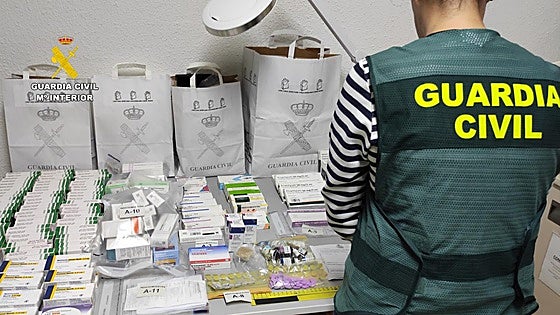 Varios detenidos por la venta ilegal de medicamentos por internet para fabricar 'la droga de los pobres'