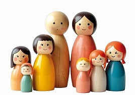 ¿Tengo que dejar herencia a un hijastro? ¿Y pasarle una pensión?