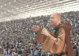 Gilson es conocido por liderar el ministerio Som do Monte, que busca difundir mensajes religiosos a través de la música.