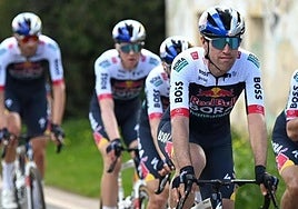 Oier Lazkano, con los colores del Red Bull-Bora, que lo ha despedido por sus «anomalías» en el pasaporte biológico.