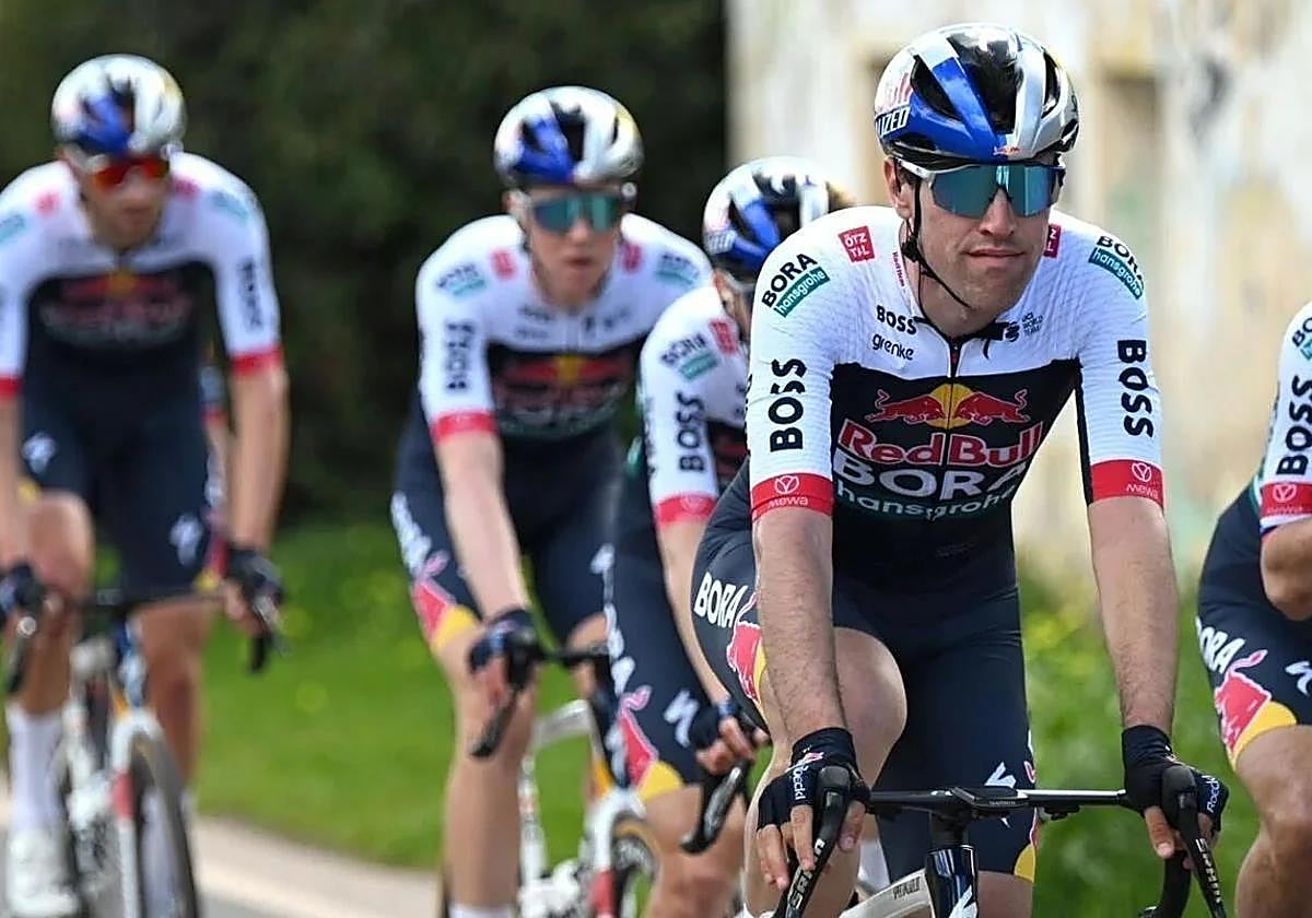 Oier Lazkano, con los colores del Red Bull-Bora, que lo ha despedido por sus «anomalías» en el pasaporte biológico.