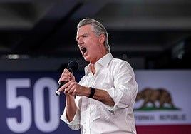 Gavin Newsom en un acto de campaña.