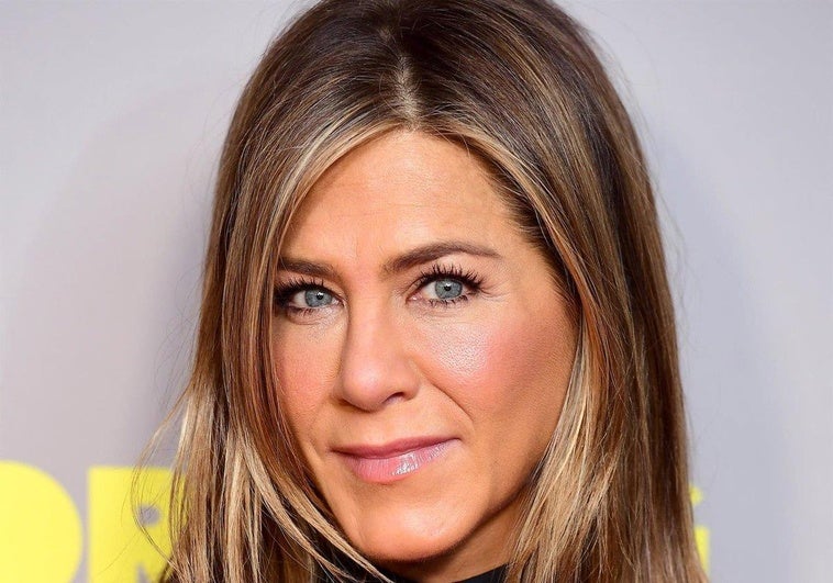 Jennifer Aniston oficializa su relación con Jim Curtis con una felicitación pública