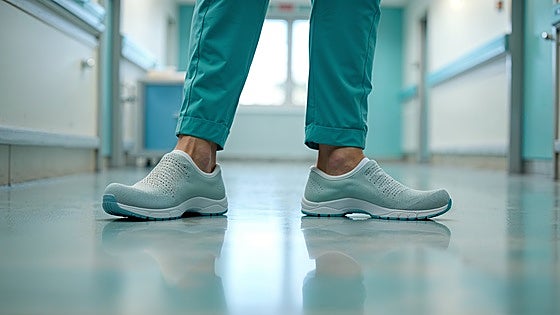 Estos zuecos sanitarios para mujer  evitarán el dolor de pies y mejorarán tu jornada laboral