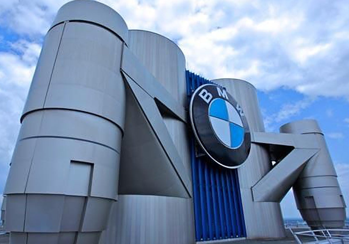 Cima del cuartel general de BMW en Múnich