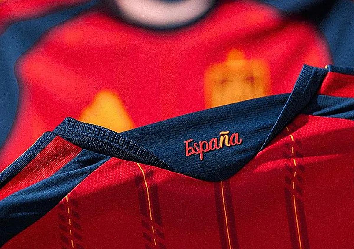 Imagen secundaria 1 - España presenta su nueva piel para el Mundial