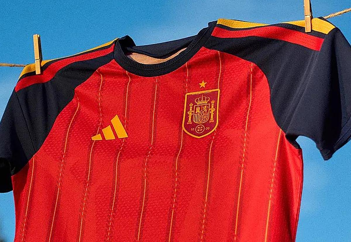 Imagen principal - España presenta su nueva piel para el Mundial