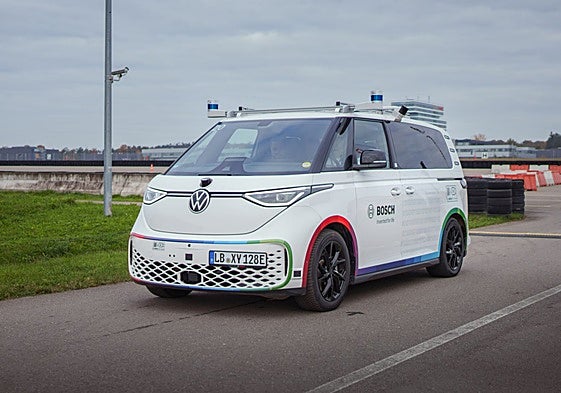 El VW ID. Buzz, equipado con los sensores para la conducción autónoma