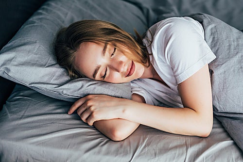 Duerme mejor y relájate al instante con el aceite esencial de lavanda puro y certificado