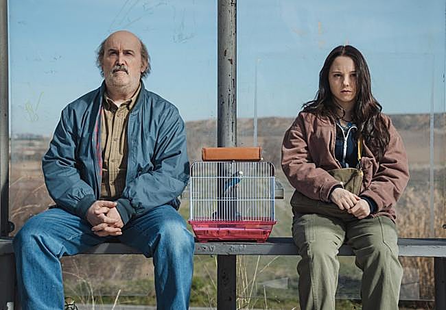 Javier Cámara y Carla Quílez en 'Yakarta'.