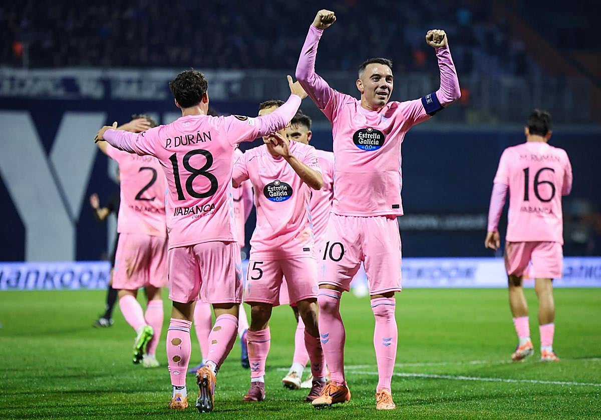 Los jugadores del Celta celebran el segundo tanto de Pablo Durán.