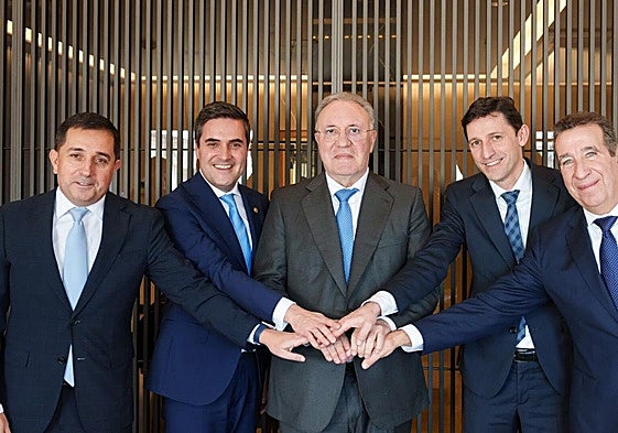 Xabier Sagredo, Mikel Jauregi, José Antonio Jainaga, Noël d'Anjou y Jon Urresti, tras el preacuerdo de febrero con el accionista principal de Talgo.