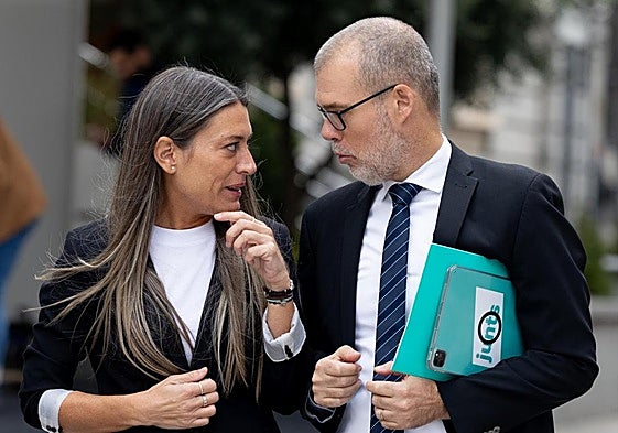 La portavoz de Junts en el Congreso, Miriam Nogueras, y el diputado de Junts Josep Maria Cruset