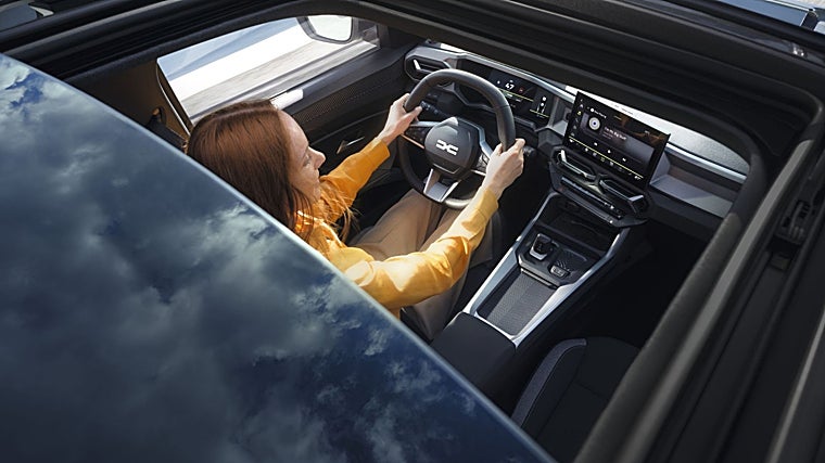 Techo panorámico, asientos con ajustes eléctricos…, nunca un Dacia ha tenido un equipamiento tan espectacular