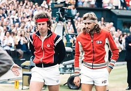 Los tenistas John McEnroe (izquierda) y Björn Borg en la final del torneo de Wimbledon de 1980.
